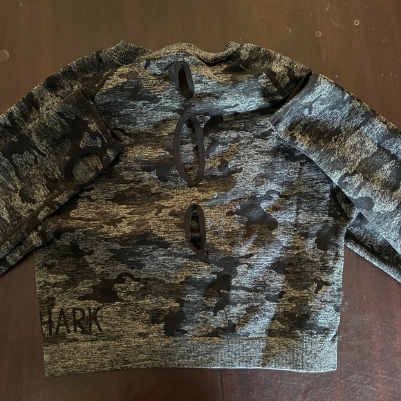 Gymshark Adapt Camo Seamless Crop - Picture 2 of 4